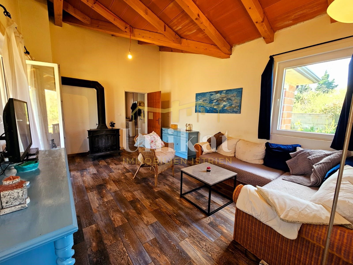 Casa al piano terra senza vicini a 10 km da Poreč - grande giardino